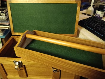 Listing 2 of 4 for 2nd (one of two) Artists or Posh Handyman's Oak Tool Chest No Damage -- Choice!