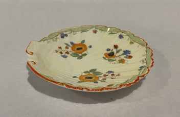 Listing 3 of 7 for Shelley Orange Potentilla Floral Scalloped Shell Dish No 2 - Gorgeous