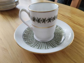 Listing 5 of 7 for Spode Provence tea / coffee cups, saucers, side plates and milk jug