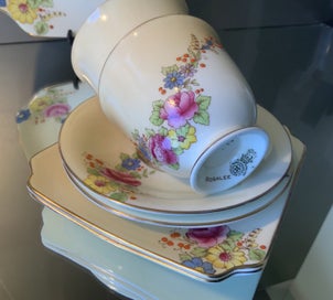 Listing 9 of 9 for ABSOLUTELY BEAUTIFUL ROYAL DOULTON ROSALEE TEASET