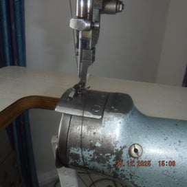 Listing 2 of 7 for Adler leather sewing machine