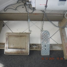 Listing 7 of 7 for Adler leather sewing machine