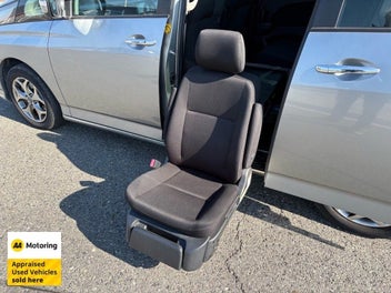 Mazda Biante 2013 photo 2