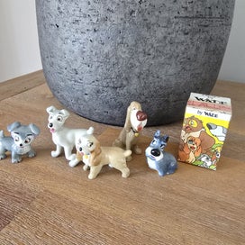 Listing 1 of 5 for Wade Disney's Hatbox Series Figures 1960s