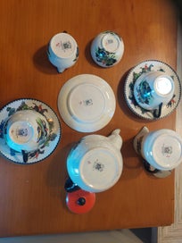 Listing 2 of 2 for Maling Tea Set Group – Cups, Saucers, Teapot & Jugs (Incomplete)