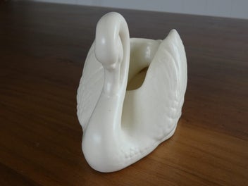 Listing 6 of 6 for CROWN LYNN "baby" SWAN (#154)