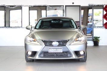 Lexus Is 300H 2014 photo 3