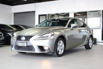 Lexus Is 300H 2014 photo 4