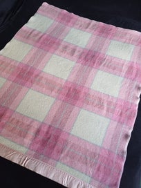 Listing 2 of 2 for Bedside bassinet Co Sleeper 100% Soft WOOL blanket - Pink B417