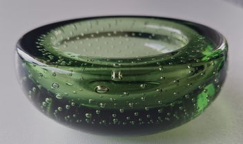 Listing 5 of 13 for <<< MID CENTURY "WHITEFRIARS SEA GREEN " CONTROLLED BUBBLE GLASS BOWL >>>
