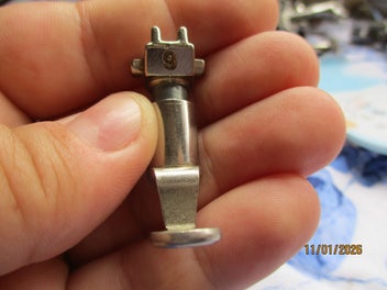 Listing 17 of 17 for Bernina Sewing Machine Feet