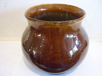 Listing 4 of 6 for CROWN LYNN VINTAGE VASE/PLANTER.