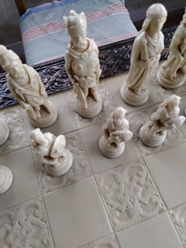 Listing 1 of 8 for Chess set