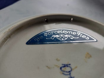 Listing 6 of 6 for 1978 Royal and hand painted Delft plate