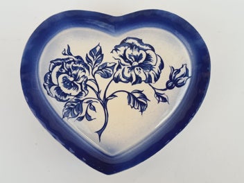Listing 2 of 8 for *Vintage Carlton Ware blue flower heart trinket dish* VG cond!