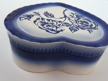 Listing 7 of 8 for *Vintage Carlton Ware blue flower heart trinket dish* VG cond!