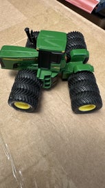 Listing 9 of 13 for JOHN DEERE Ertl Die cast&plastic Tractor 1:64, 4WD with Triples, mini tractor,