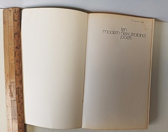 Listing 2 of 6 for TEN MODERN NEW ZEALAND POETS - CHOSEN BY HARVEY MCQUEEN AND LOIS COX