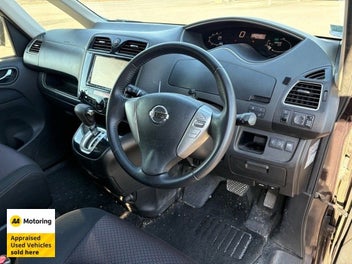 Nissan Serena 2013 photo 4