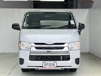 Toyota Regius 2019 photo 3