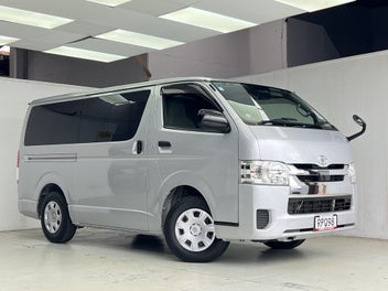 Toyota Regius 2019 photo 5