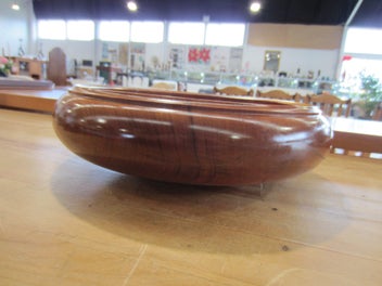 Listing 3 of 11 for Stunning New Zealand Kauri & Paua Bowl by Linda Meyers