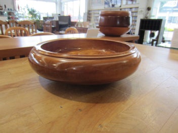Listing 4 of 11 for Stunning New Zealand Kauri & Paua Bowl by Linda Meyers