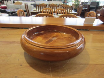 Listing 2 of 11 for Stunning New Zealand Kauri & Paua Bowl by Linda Meyers