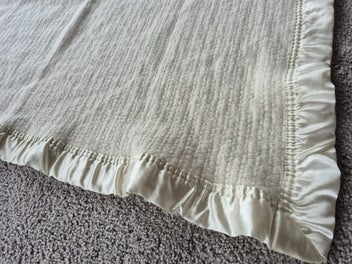 Listing 2 of 3 for Teeny weeny wool blanket