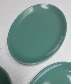 Listing 4 of 6 for Crown Lynn Set Of 4 Oval Plates