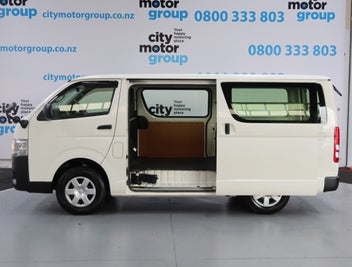 Toyota Hiace 2021 photo 4