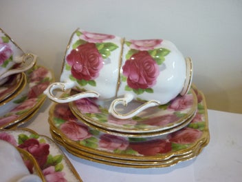 Listing 2 of 5 for ROYAL ALBERT DEMI TASSE OLD ENGLISH ROSE X6 C/S & 6 PLATES.