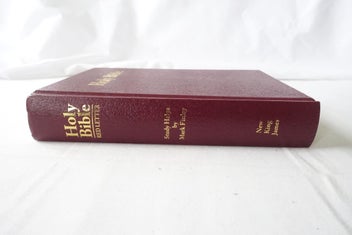 Listing 2 of 9 for NKJV Holy Bible with Study Helps by Mark Finley (BK56)