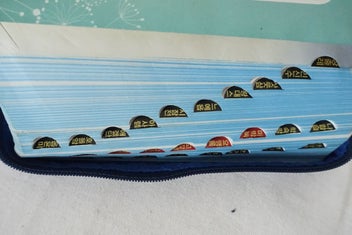 Listing 7 of 11 for Korean language New Slim Good Morning Bible with a zipper closure (BK43)