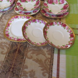 Listing 5 of 19 for Royal Albert. 75 Various Items In Total. A Motherlode Of Affordable Excellence.