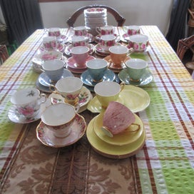 Listing 1 of 19 for Royal Albert. 75 Various Items In Total. A Motherlode Of Affordable Excellence.