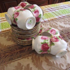 Listing 19 of 19 for Royal Albert. 75 Various Items In Total. A Motherlode Of Affordable Excellence.