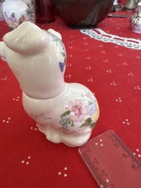 Listing 2 of 3 for Aynsley wild Tudor pig