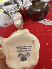 Listing 3 of 3 for Aynsley wild Tudor pig