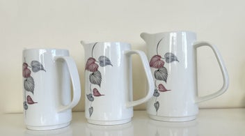 Listing 2 of 15 for 1960’s Studio J & G Meakin England ‘Set of 3 Jugs