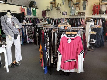 Ladies Preloved Clothing Boutique