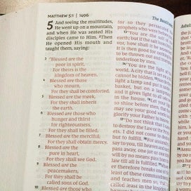 Listing 5 of 8 for NKJV, Pew Bible, Large Print, Hardcover, Blue, Red Letter Edition, Comfort