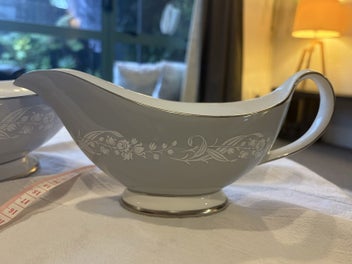 Listing 3 of 6 for Royal Doulton Valleyfield Serving Set - H4911