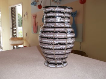 Listing 2 of 7 for Beswick Large 1950's Retro vase