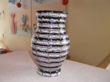 Listing 3 of 7 for Beswick Large 1950's Retro vase