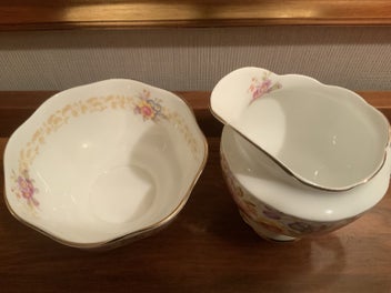 Listing 4 of 5 for LOVELY ROYAL ALBERT SERENA CREAMER AND SUGAR