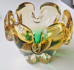Listing 5 of 19 for <<< LUSH VINTAGE ART GLASS BOWL >>>