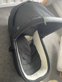 Listing 2 of 3 for Edwards and co carry cot