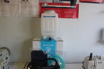 Listing 4 of 6 for SILVER STAR WATER BOTTLE GRAVITY STEAM IRON INDUSTRIAL