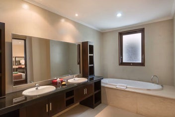 Listing 13 of 20 for Peninsular Bay Resort, Bali - 200sm 2 Bedroom apartment with beach frontage